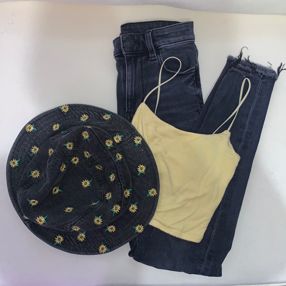 American Eagle Sunflower Bucket Hat 